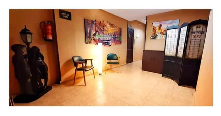 Hostal Dona Maria Valdemoro Exterior photo