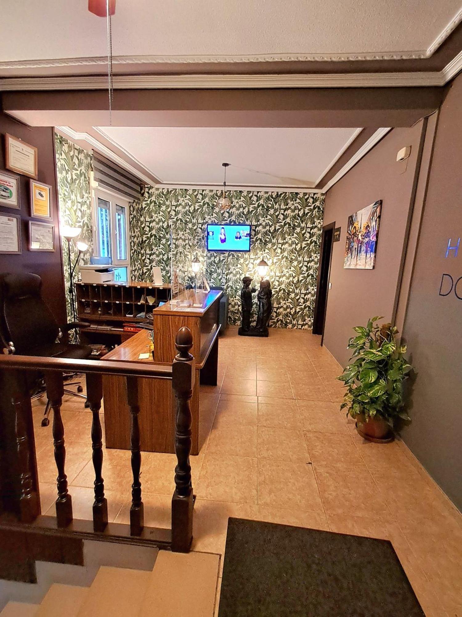 Hostal Dona Maria Valdemoro Exterior photo