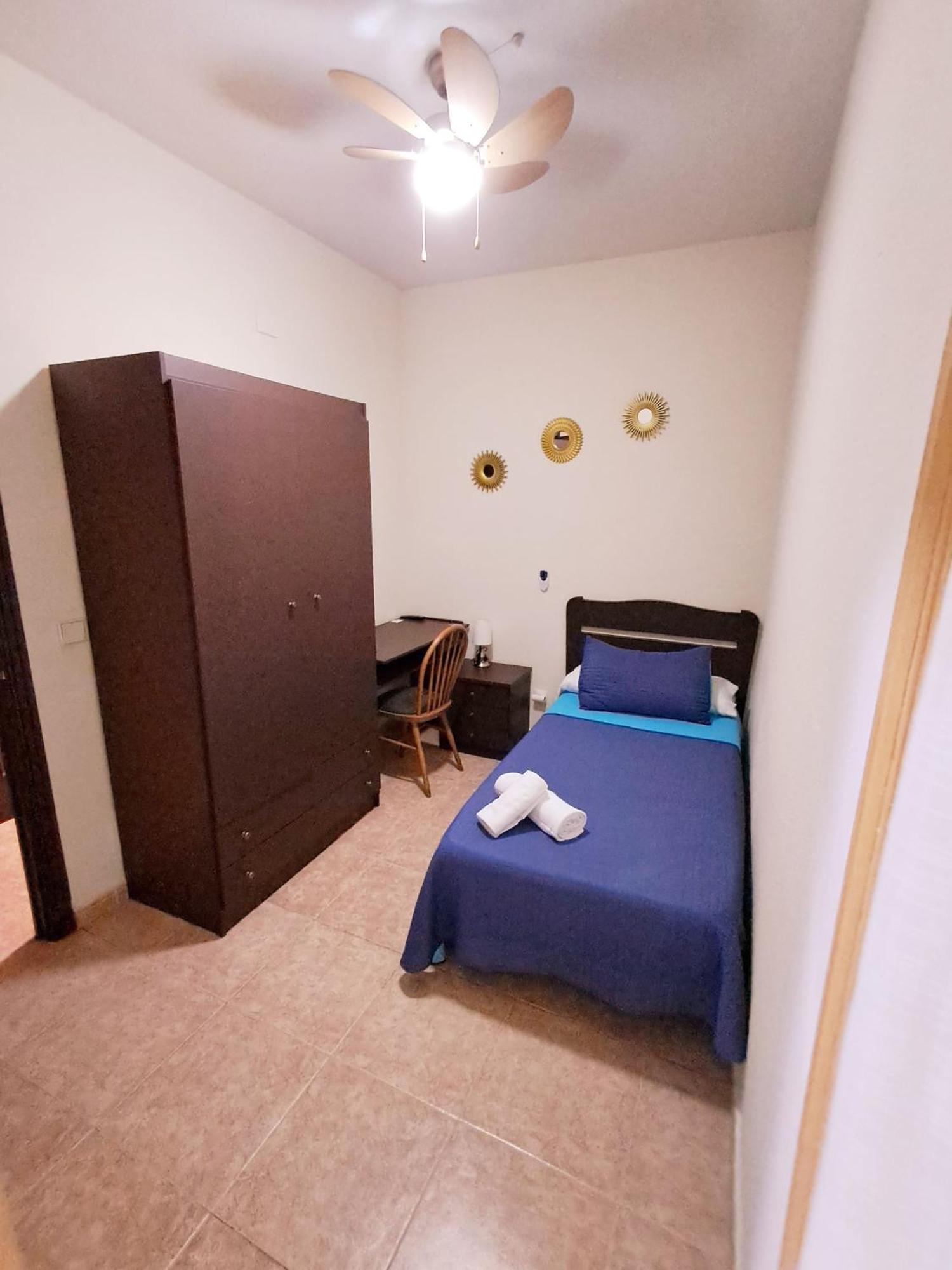 Hostal Dona Maria Valdemoro Exterior photo