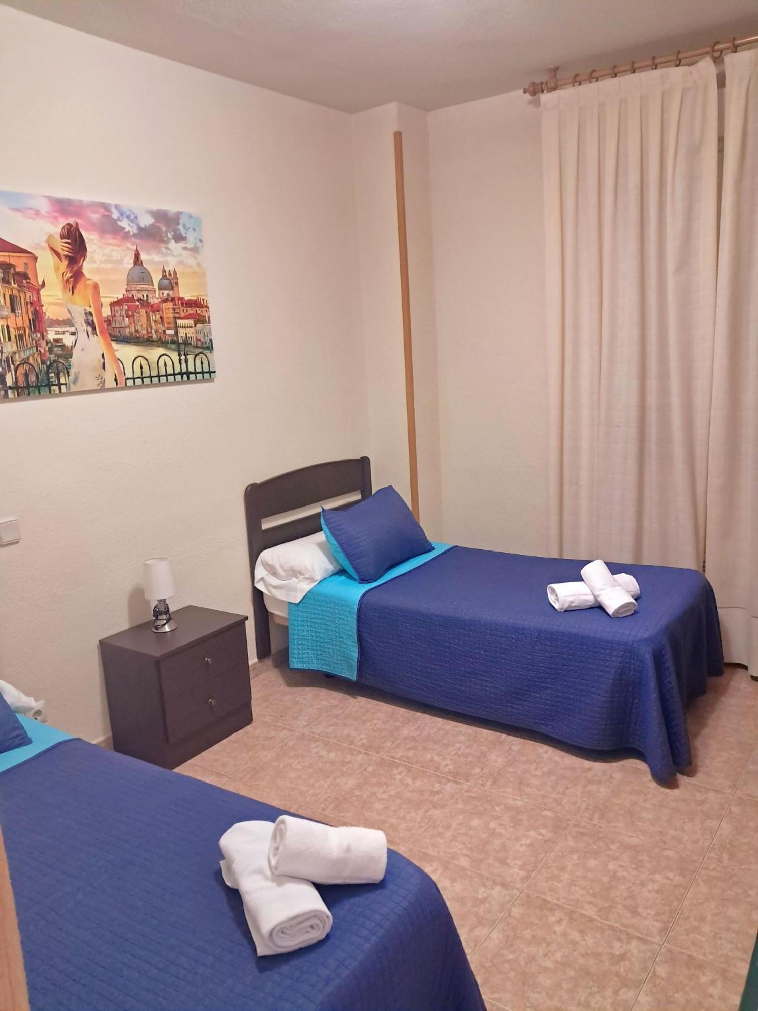 Hostal Dona Maria Valdemoro Exterior photo