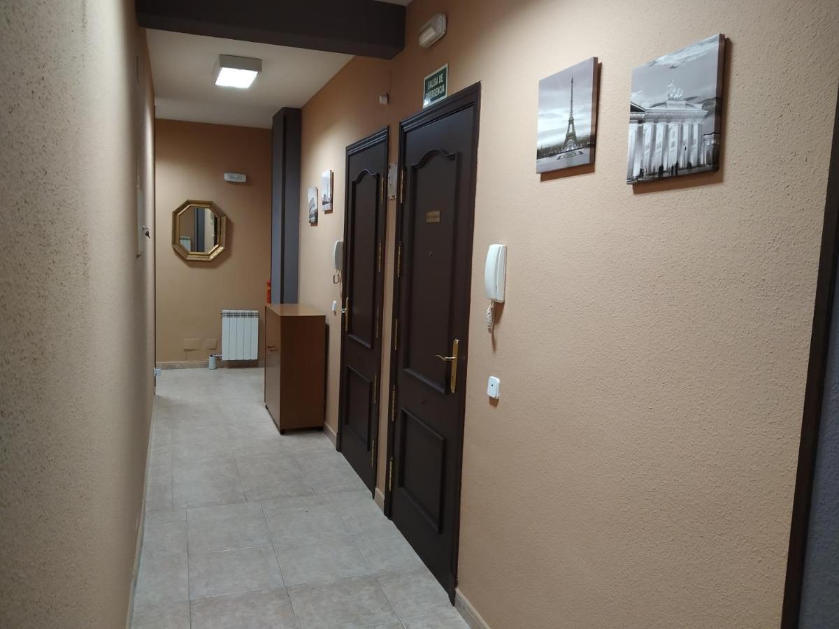 Hostal Dona Maria Valdemoro Exterior photo